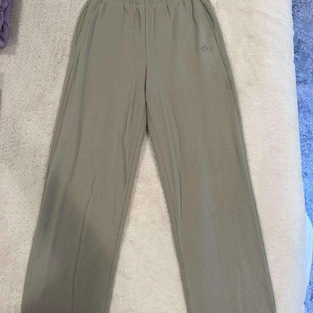 ALO Yoga Straight Leg Sweatpants